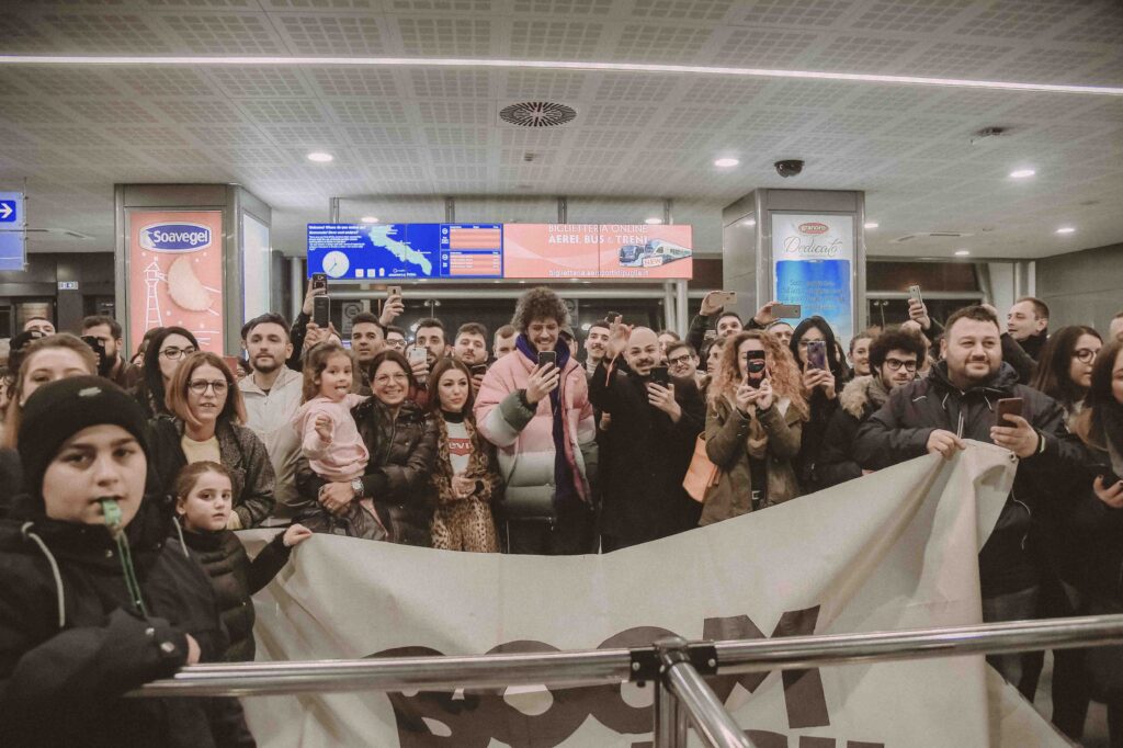 Boomdabash , dopo Sanremo , Accoglienza aereoporto Brindisi